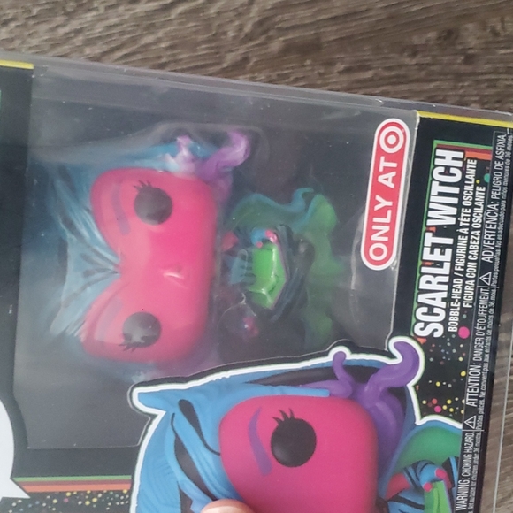 🎯 BLACKLIGHT Wanda Vision Scarlet Witch Target Exclusive Funko Pop #986 - Picture 4 of 5